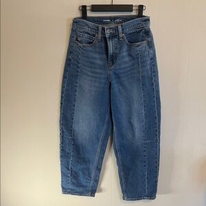 Old Navy Women's high rise Barrel leg  Blue Jeans